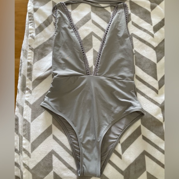 NWT aerie Halter Swim - Picture 2 of 8